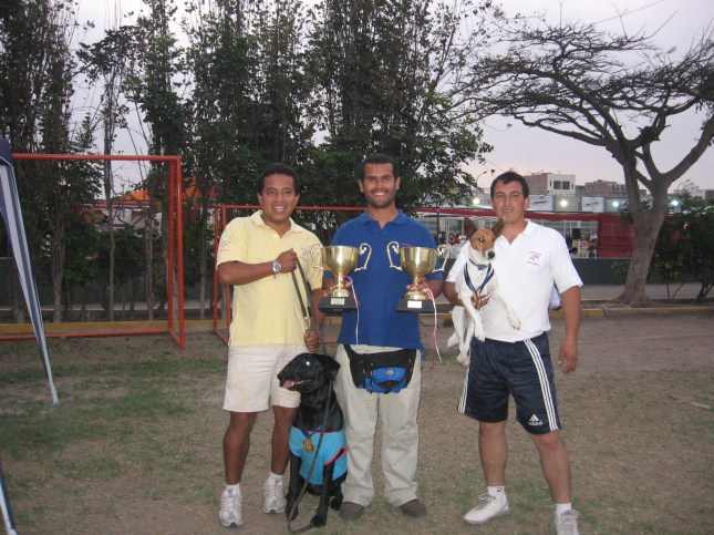 Celebrando los triunfos de Lucas y Winnie